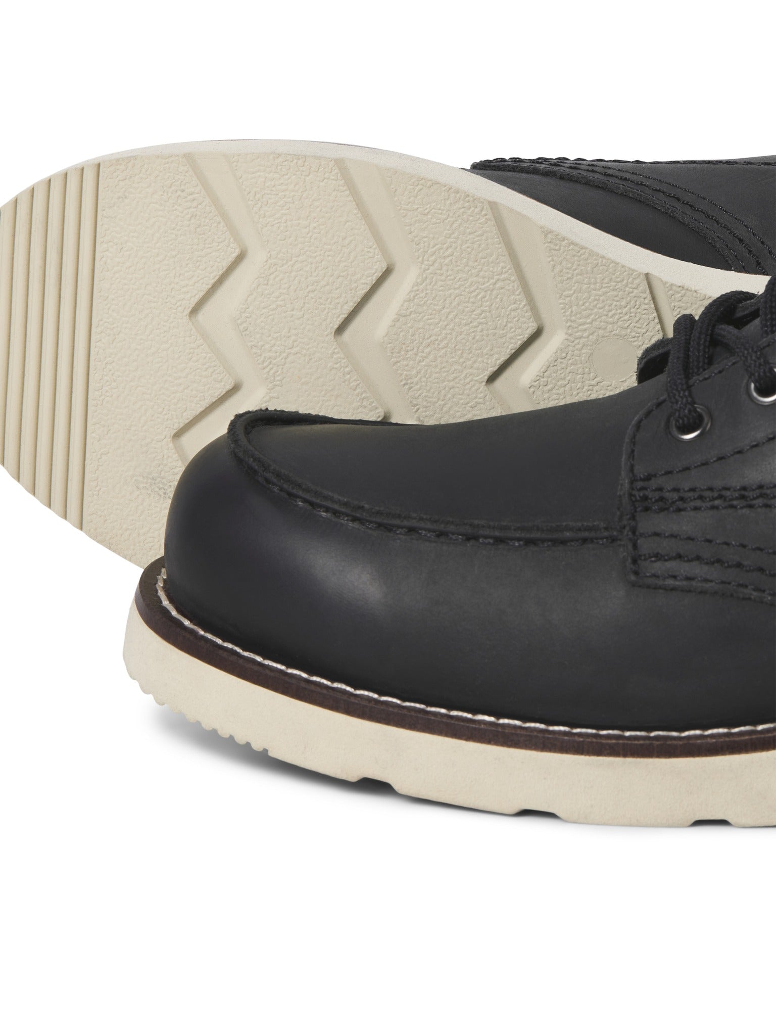 JACK & JONES Toronto Leather Boot in Black sole tread detail