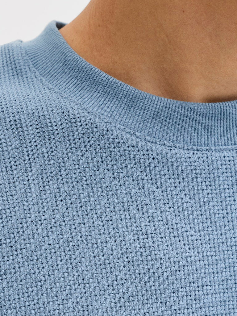 JACK & JONES Eaustin Tee Ss Blue Mirage waffle knit fabric and collar detail