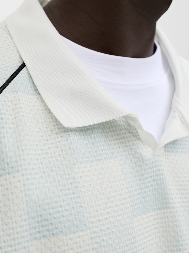 JACK JONES CORE Breeze Football Aop Mesh Tee Ss-Omphalodes blue mesh fabric collar detail