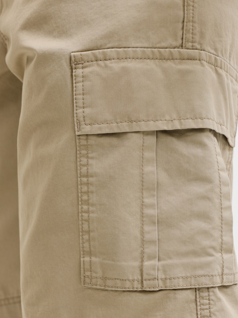 JACK & JONES Cole Matty Mid Cargo Short -Crockery CROCKERY close up view