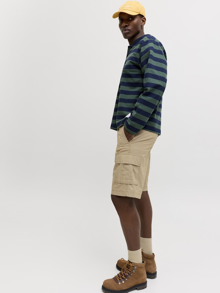 JACK & JONES Cole Matty Cargo Short Mid in Crockery angled model view