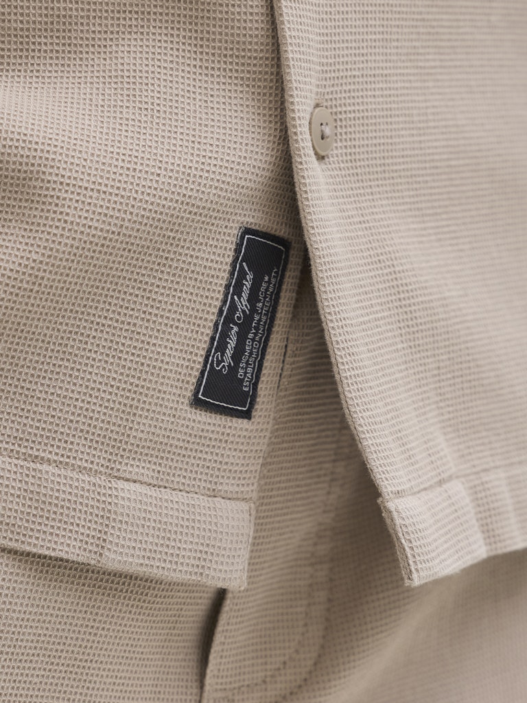 JACK & JONES Global Waffle Resort Shirt in Vintage Khaki textured fabric detail