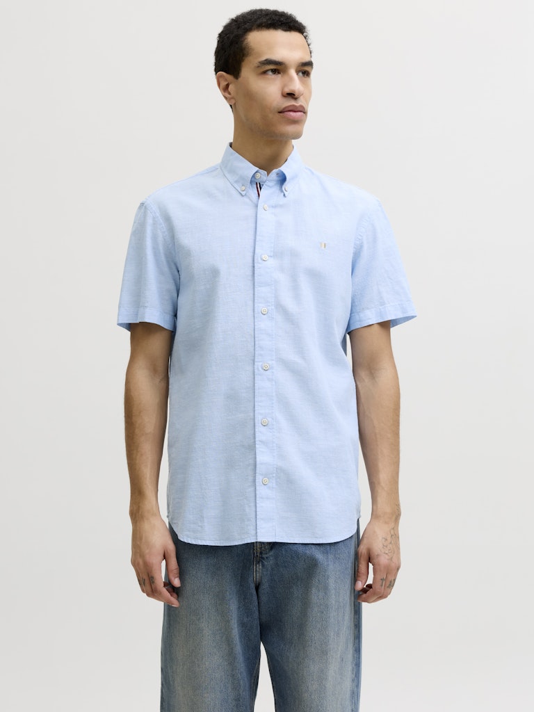 JACK JONES PREMIUM Summer Linen Shield Short Sleeve Shirt in Dutch Canal front model view