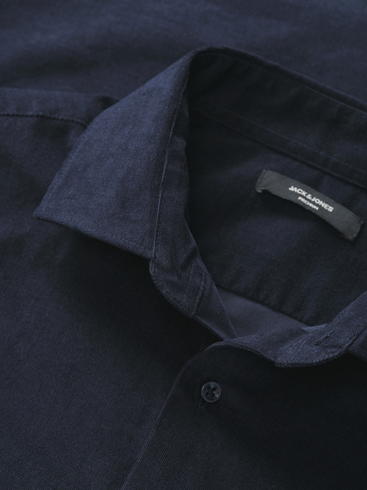 JACK & JONES Parker Corduroy Long Sleeve Shirt in Night Sky collar detail
