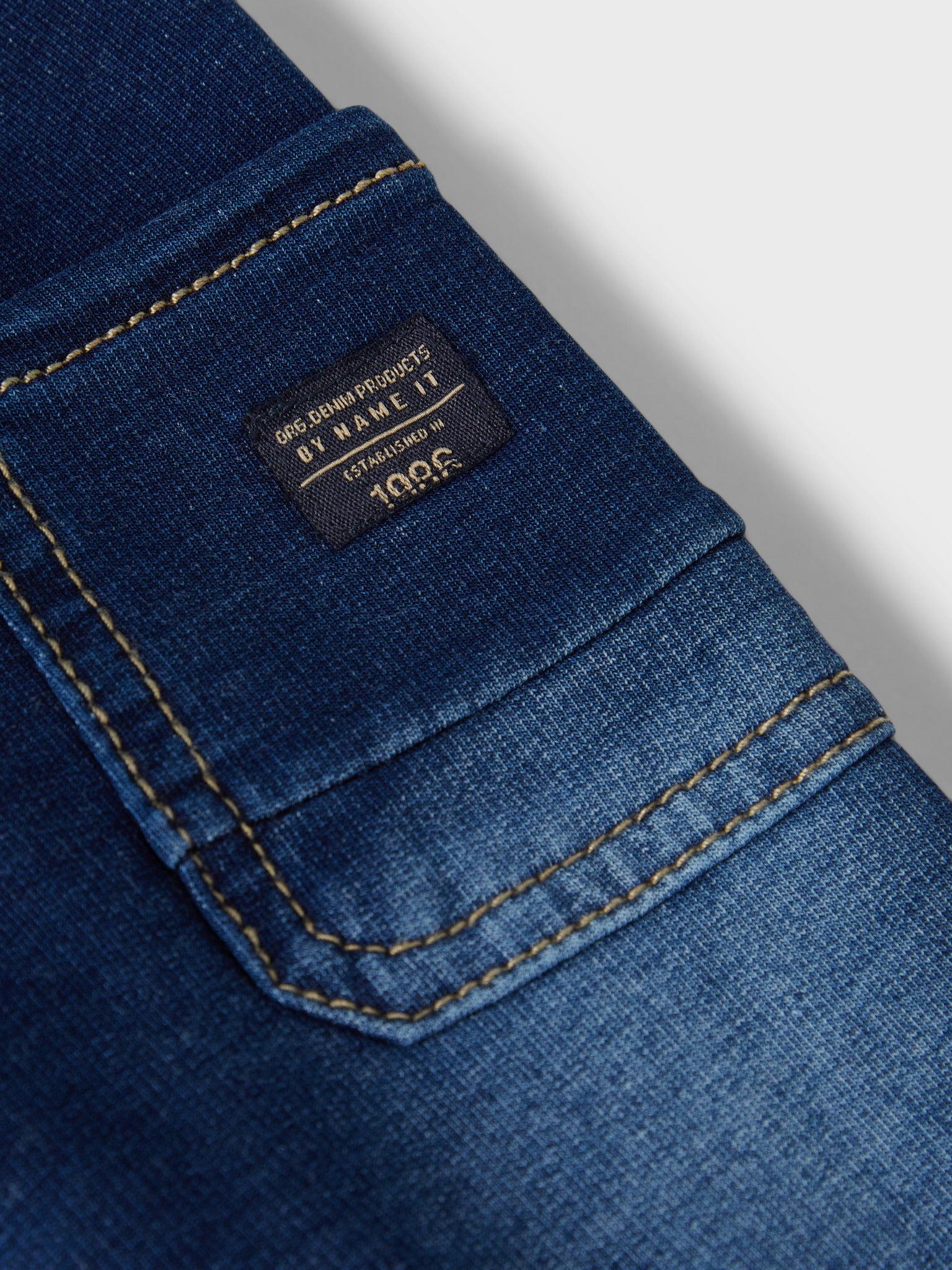 NAME IT Ben Round Sweat Jeans in Dark Blue Denim pocket detail
