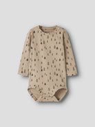 NAME IT Vroels Long Sleeve Bodysuit in Sesame Trees full front view