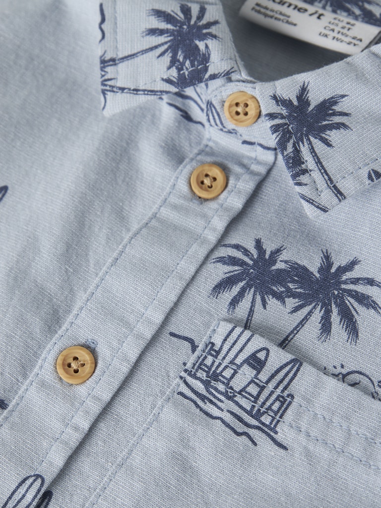 NAME IT Hestern short sleeve shirt in blue fog, front view
