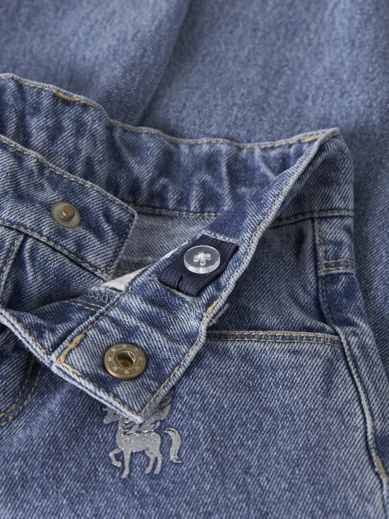 NAME IT Bella Barrel Glitter Jeans in Medium Blue Denim button waistband detail
