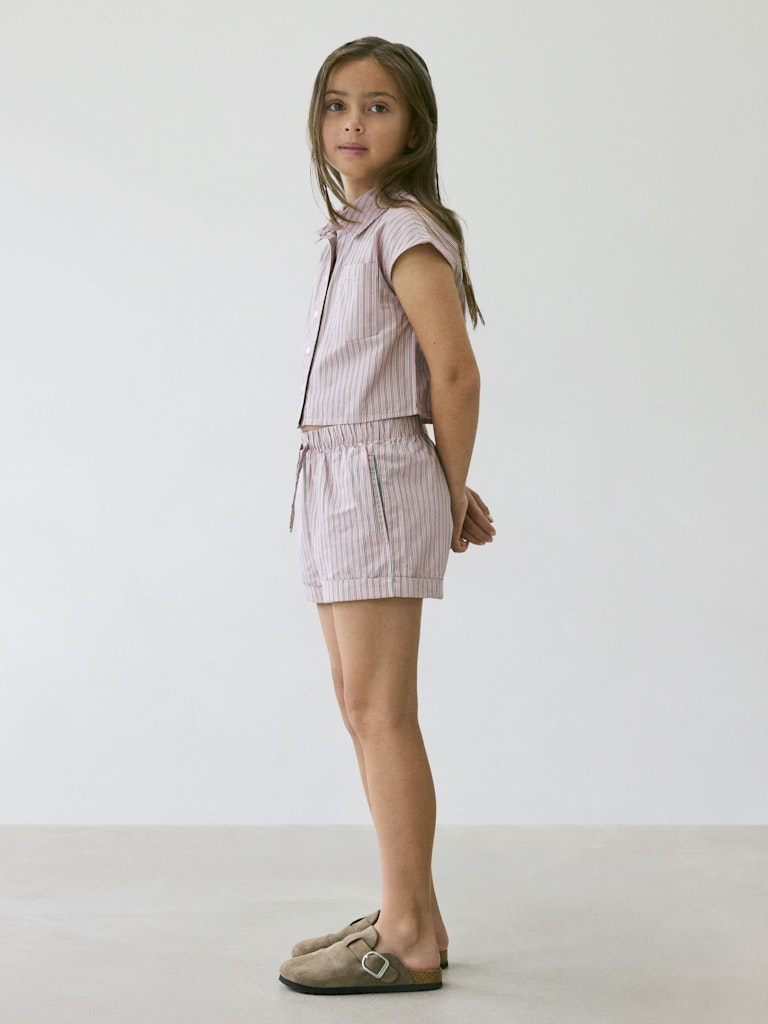 NAME IT Jociko short sleeve shirt in Pink Drink. side view
