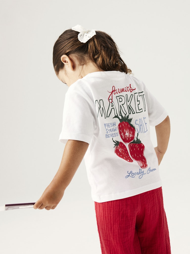 NAME IT Jaysline bright white t-shirt back view with strawberry print