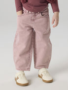 NAME IT Bella Barrel Denim Jeans in Wild Ginger on model