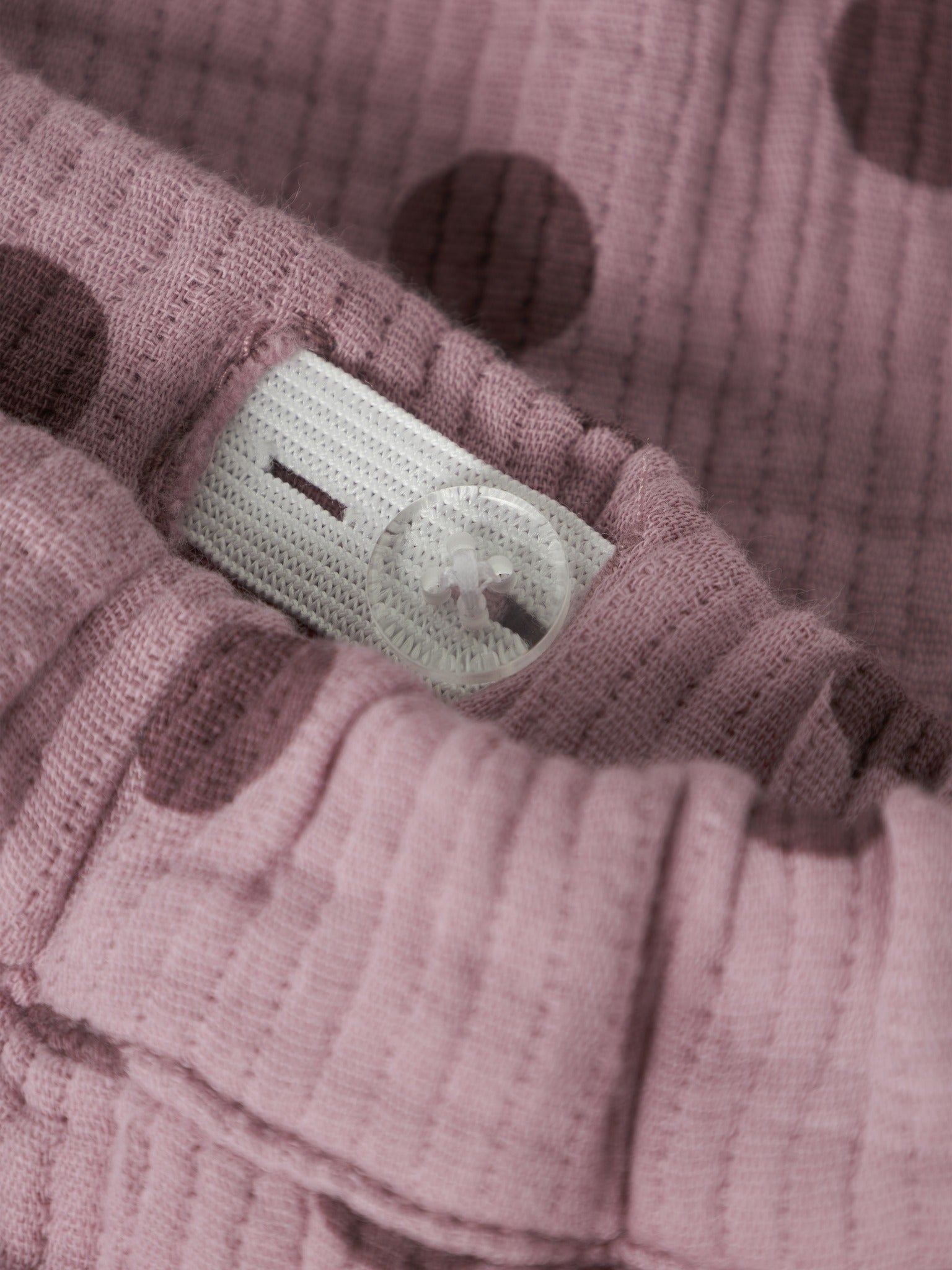 NAME IT Noras Pants in Lilas DOT waistband button detail