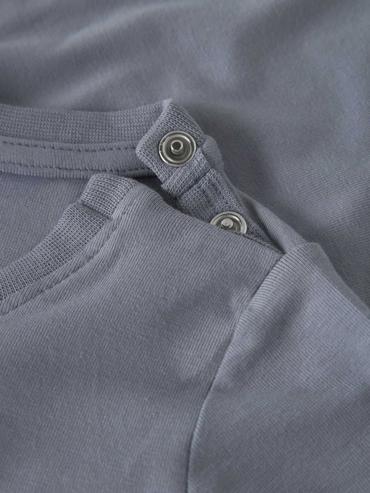 NAME IT Nollo Long Sleeve Top in Tradewinds shoulder snap detail