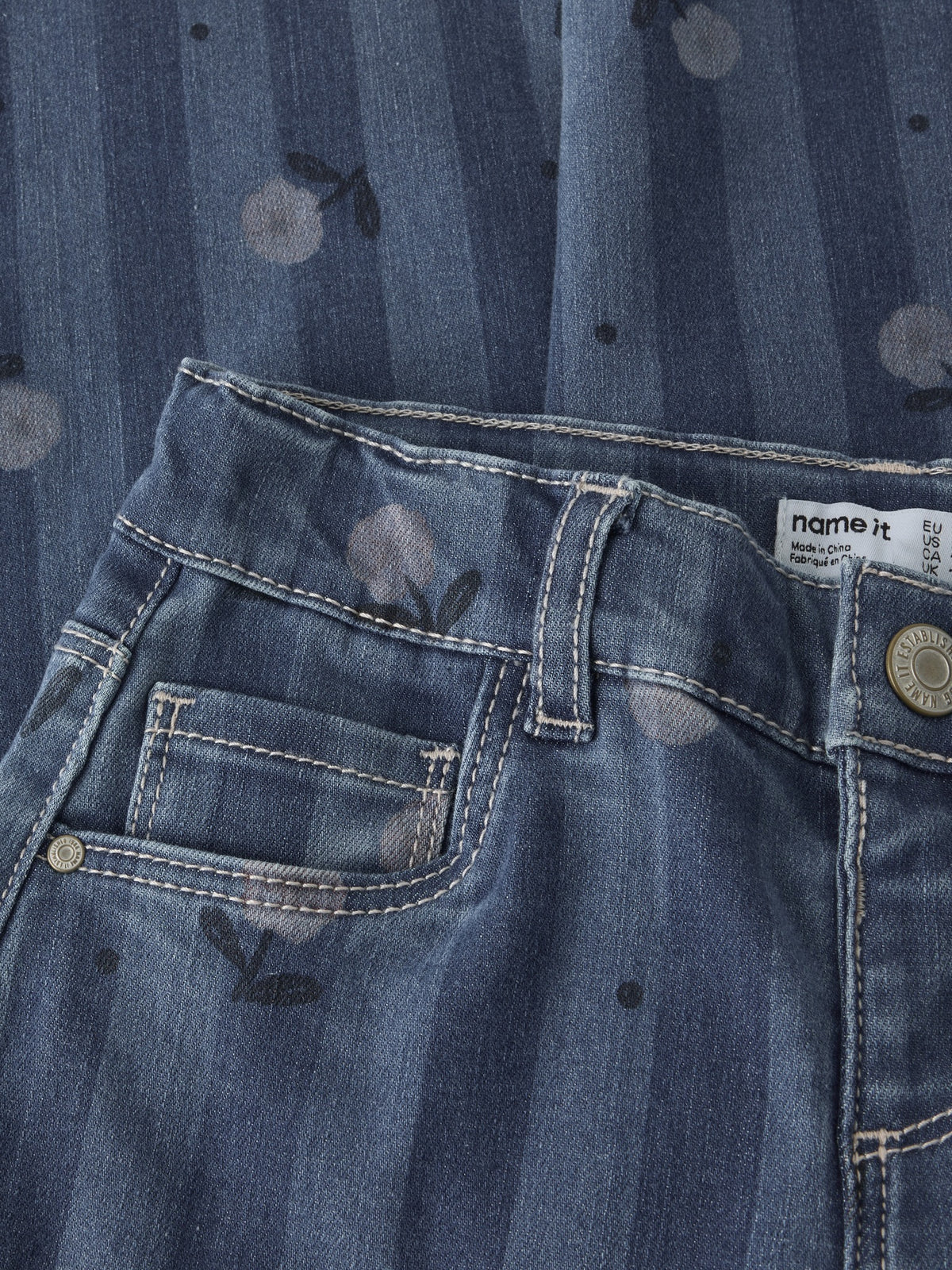 NAME IT Bella Barrel Jeans in Medium Blue Denim Flower waistband and pocket stitch detail