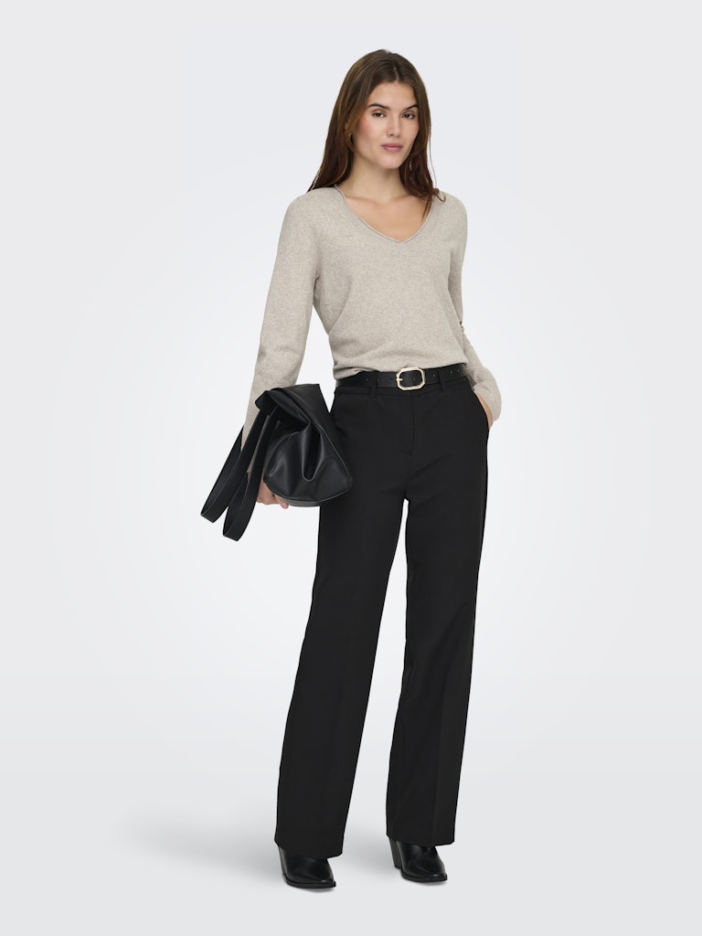 ONLY Loyal v-neck Pullover Knitin Beige Melange full length model view