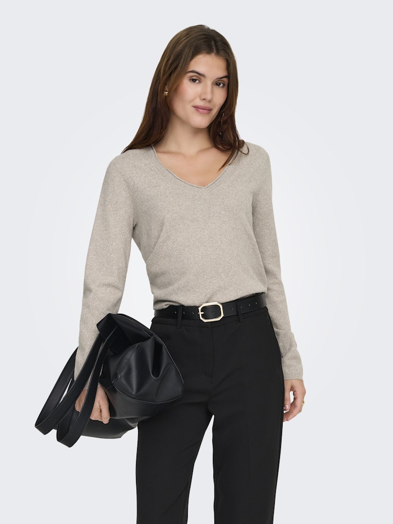 ONLY Loyal v-neck Pullover Knit in Beige Melange front model view
