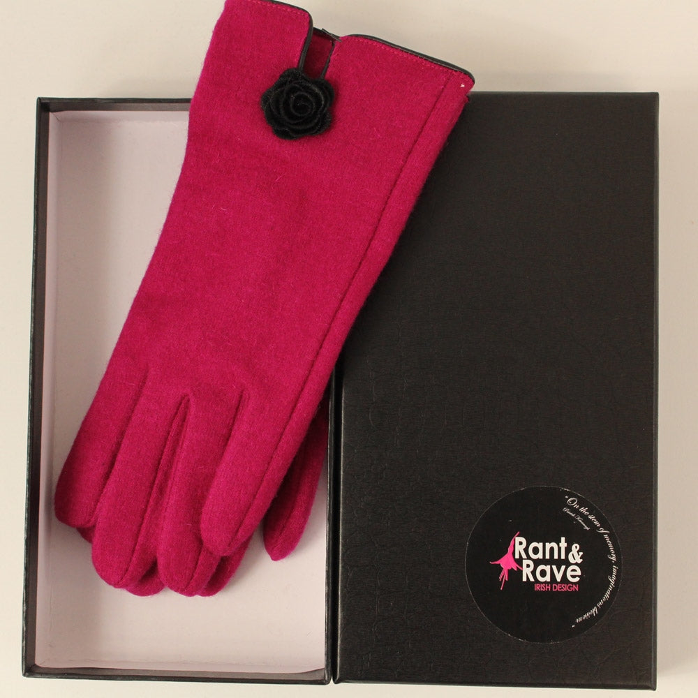 RANT & RAVE LADIES Eden Fushia Glove Fushia model front view