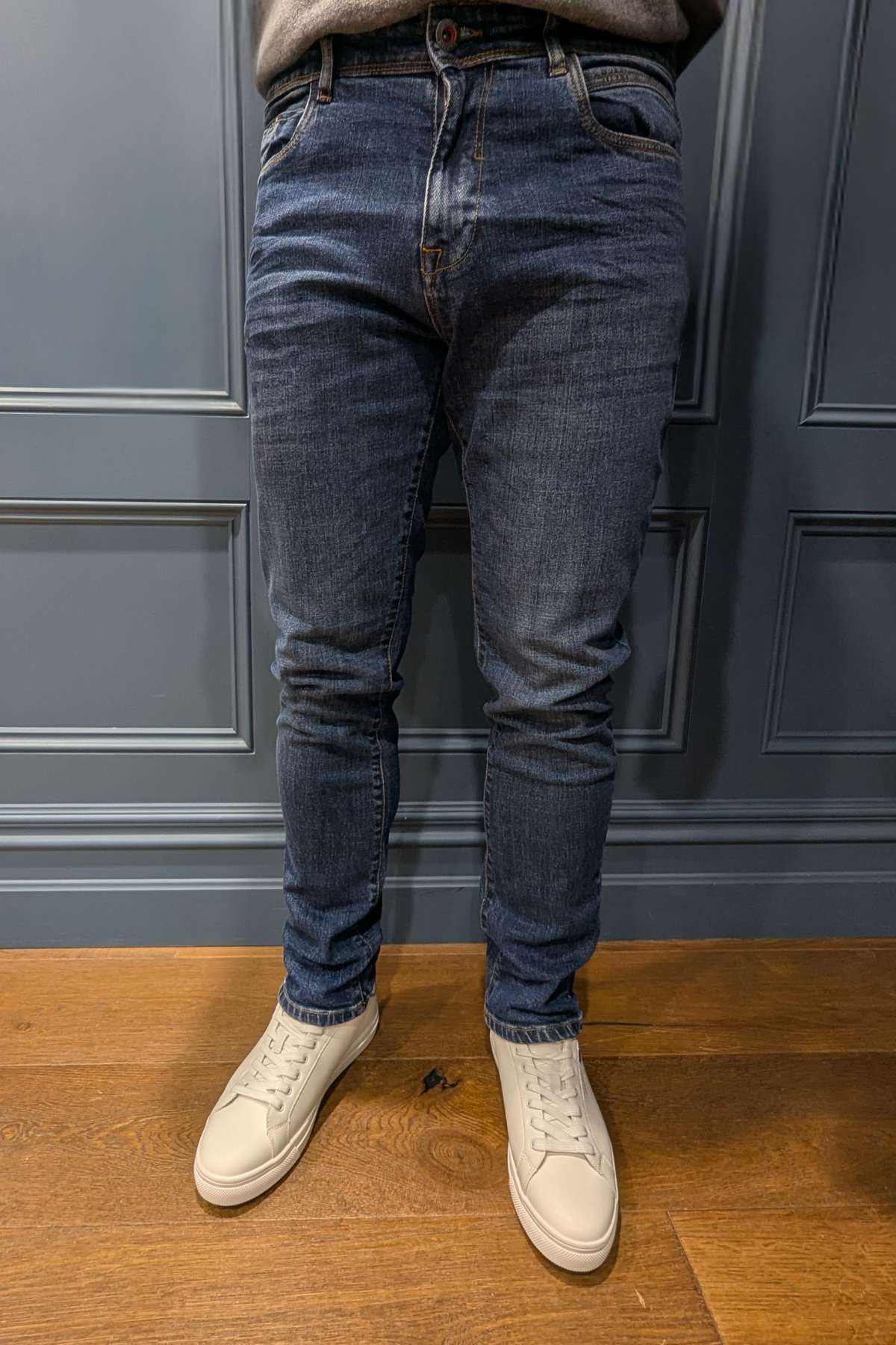 Men's Enzo Mid Stone Wash Jeans-Closer View of the Front