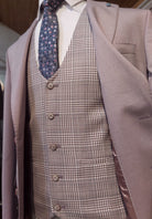 BENETTI Jeff Blush Waistcoat BLUSH model front view