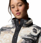Columbia Womens Helvetia II Printed Cropped Half Snap fleece in Shark Dreaming, collar and chest pocket detail.
