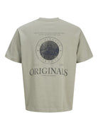 JACK JONES ORIGINALS Nantucket Graphic Back Tee -Seagrass Seagrass model front view