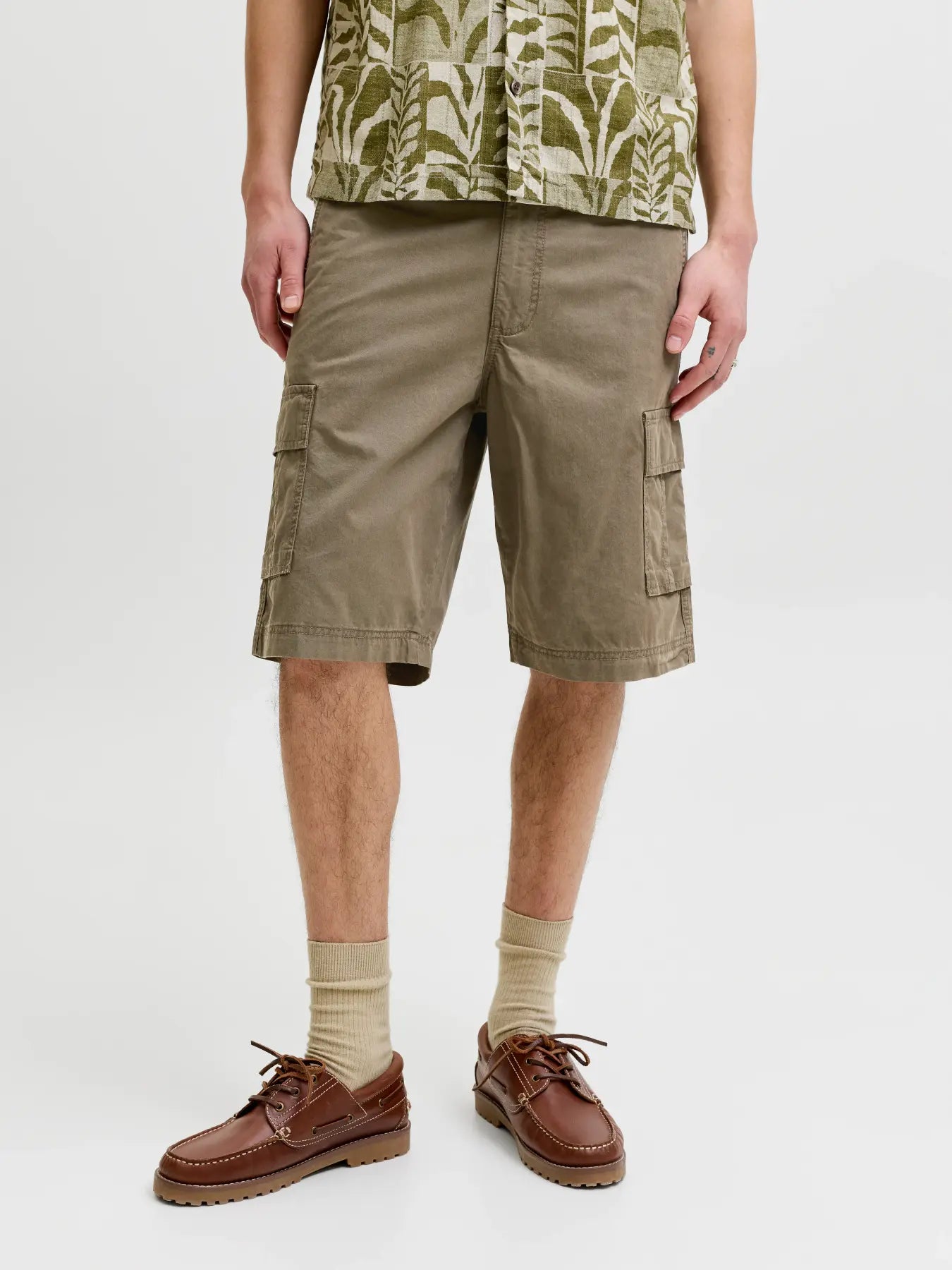 JACK & JONES Cole Matty Mid Cargo Short -Crocodile Crocodile front view