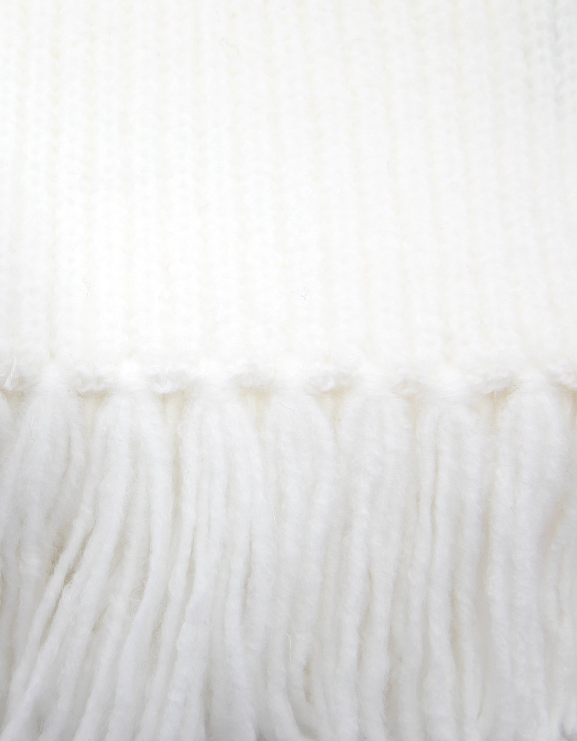 White Knitted Scraf With Fringes