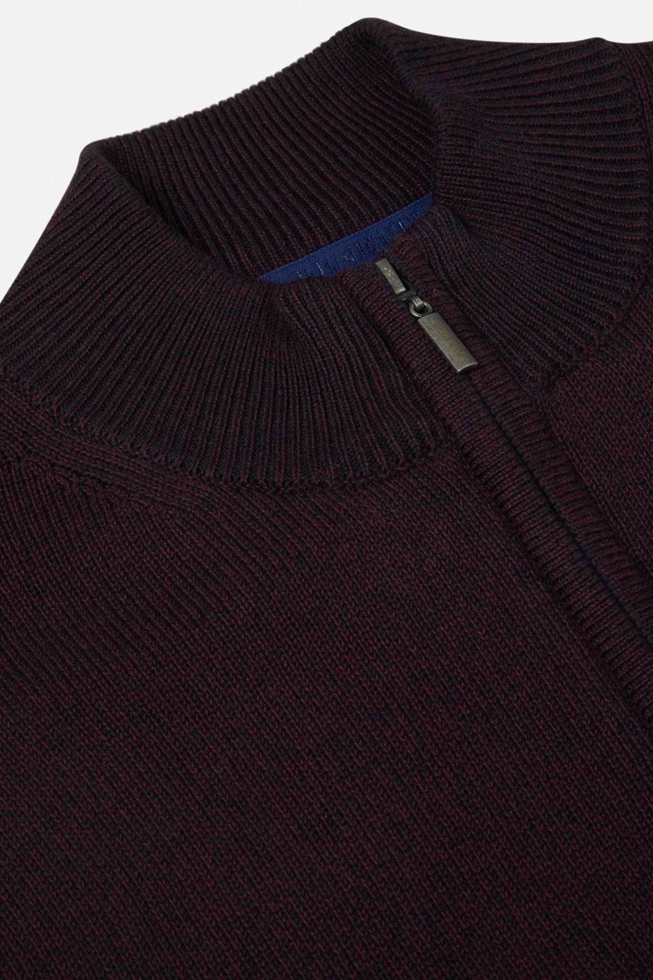 Bronsa 1/4 Zip  Bordo Knit -Collar view