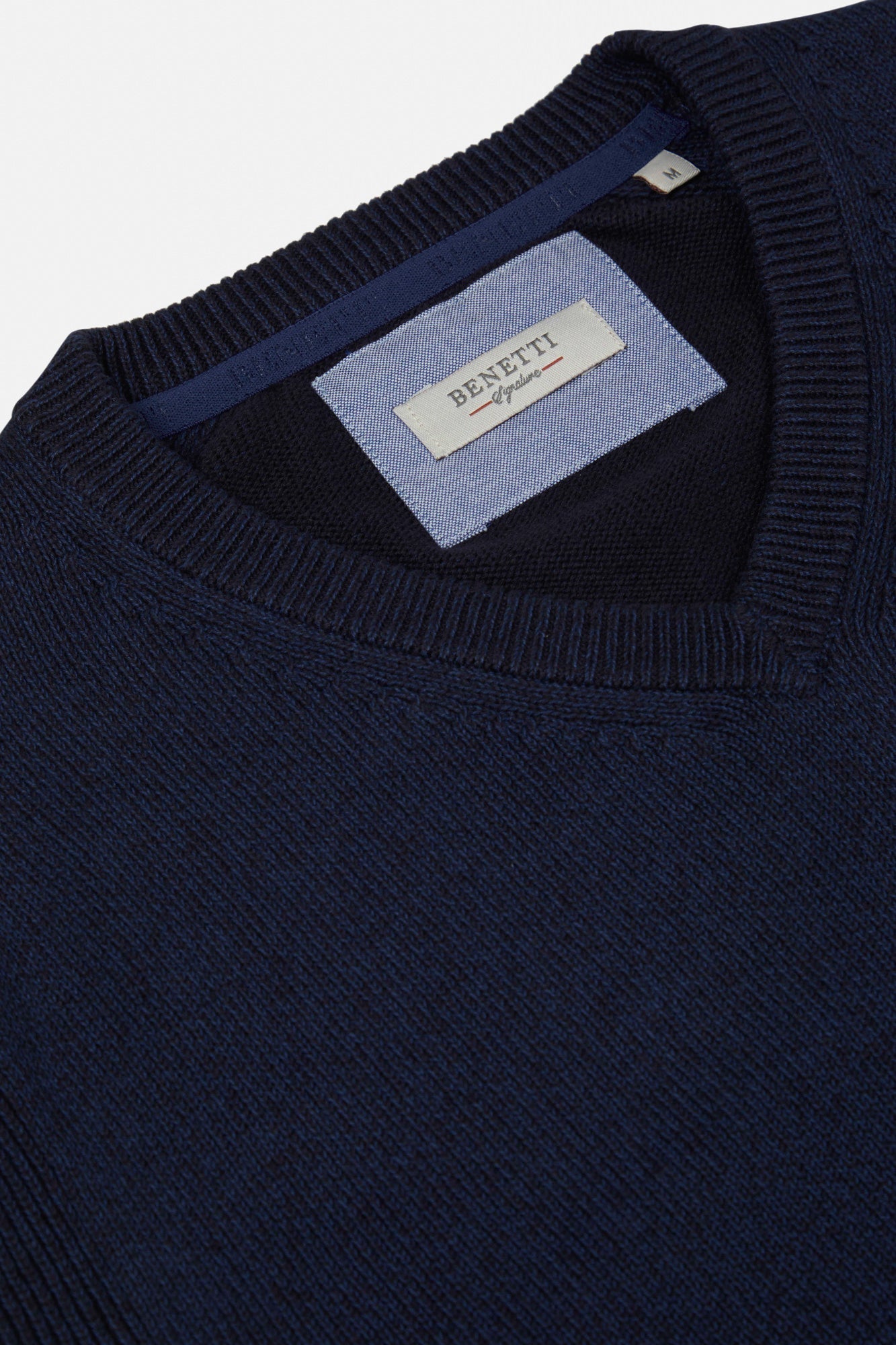 Bronsa V-Neck Indigo Knit -Collar view