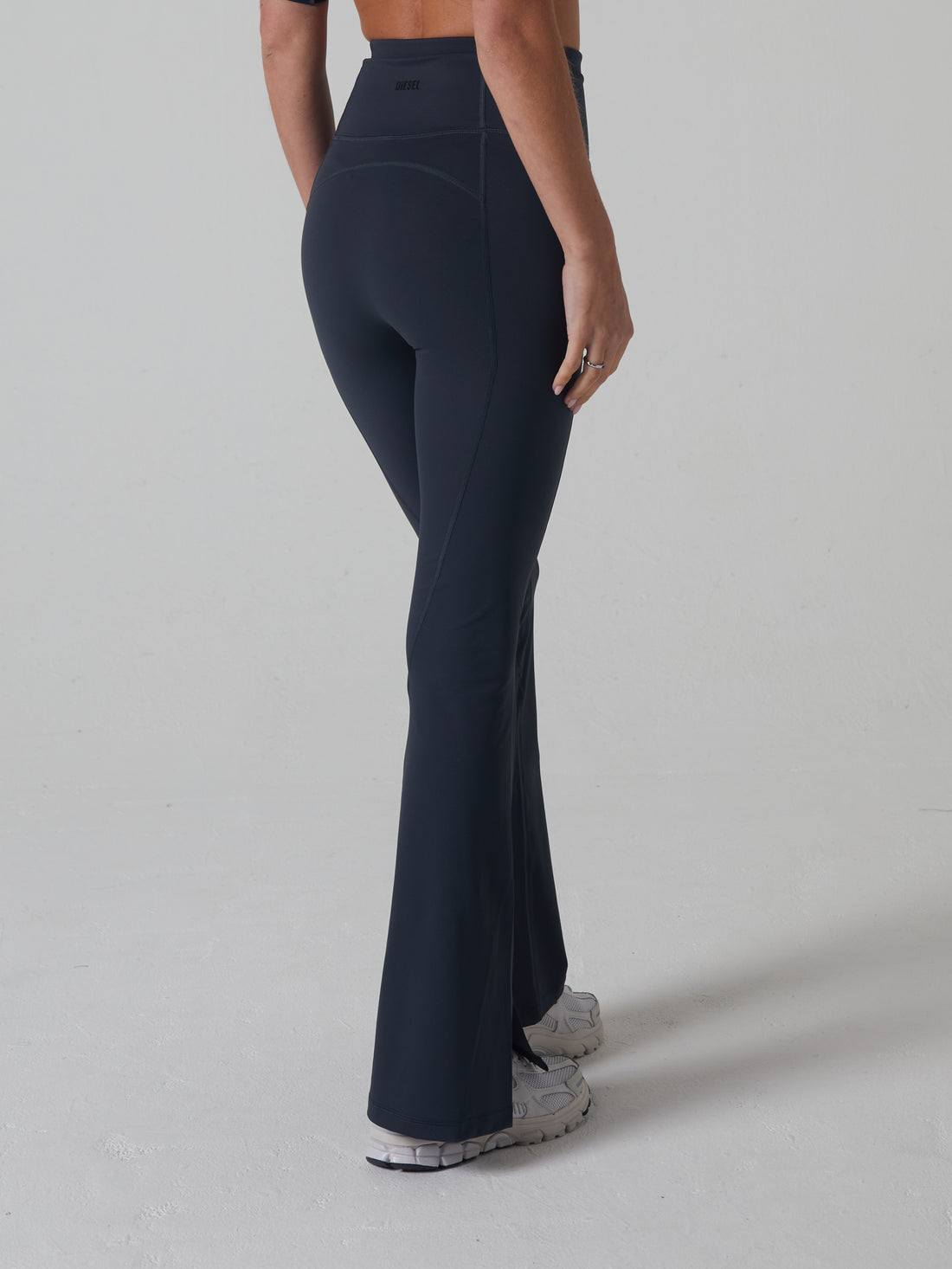 Frida Ultra Flare Pant - Deep Graphite