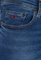 6TH SENSE Fred Lightwash Bootcut Jean Lightwash model front view