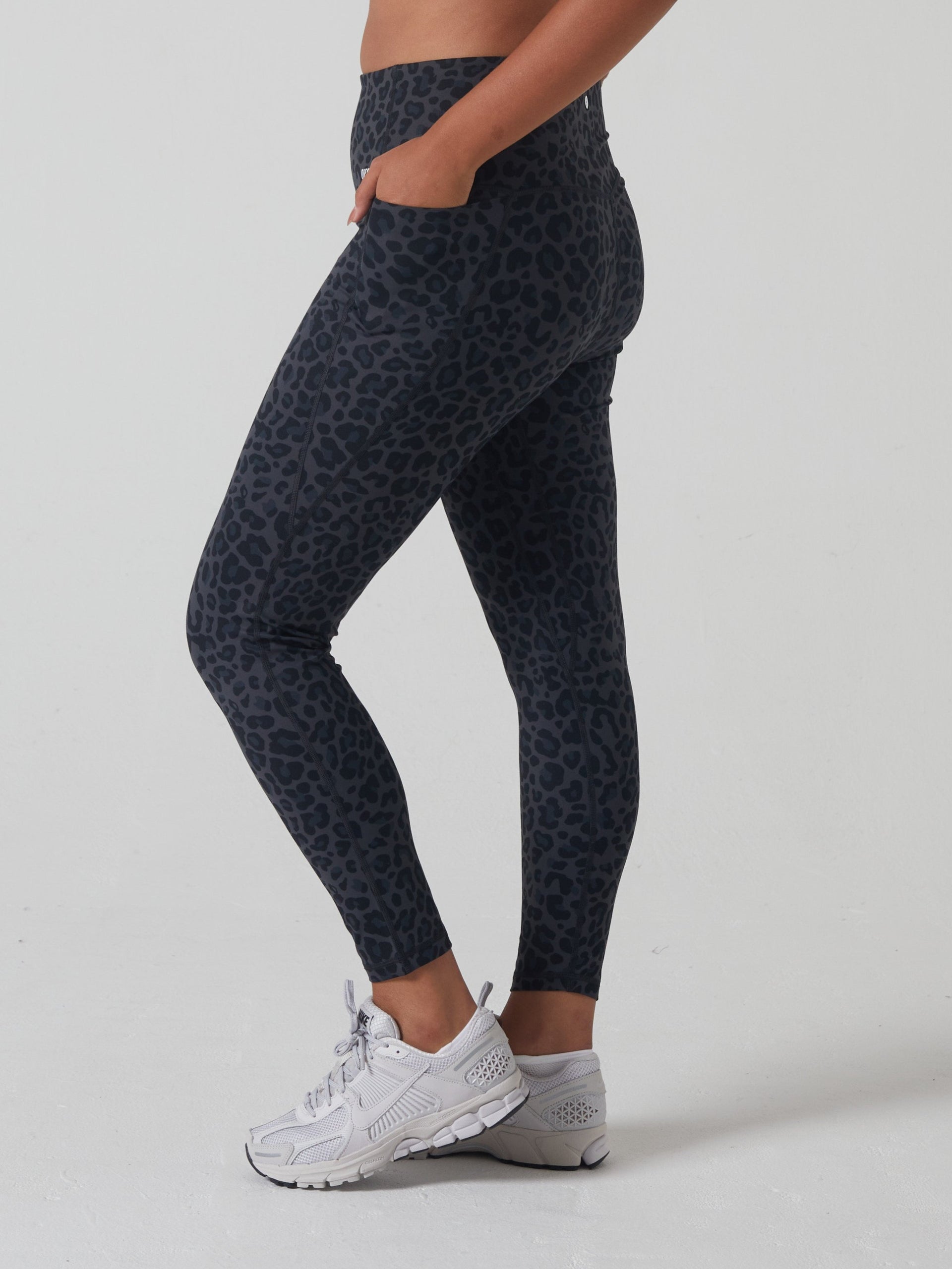 Ladies Hunter Ultra High Rise Pant - Leopard Print-Pocket View