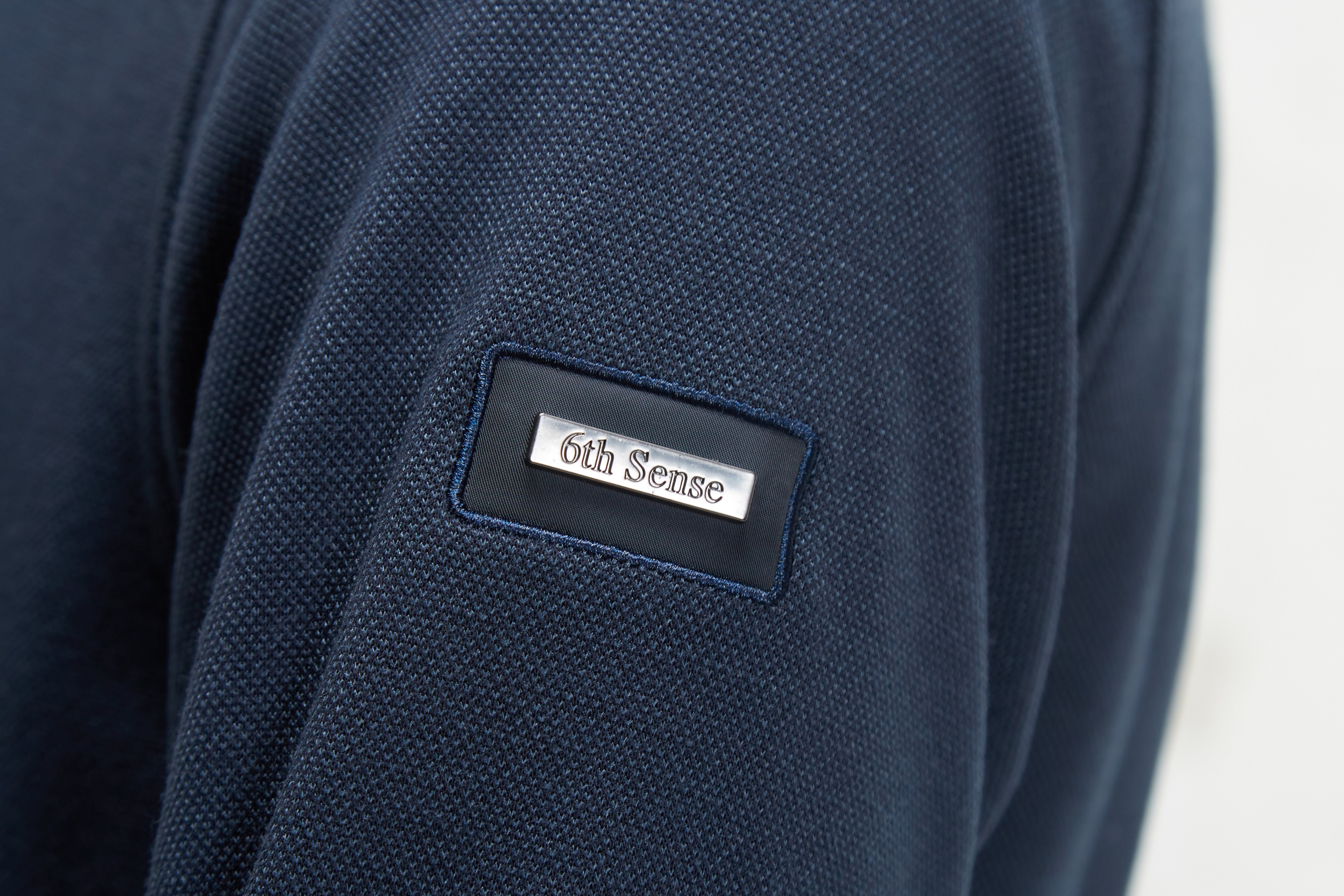 Quinn Saphire 1/4 Zip-Arm logo view