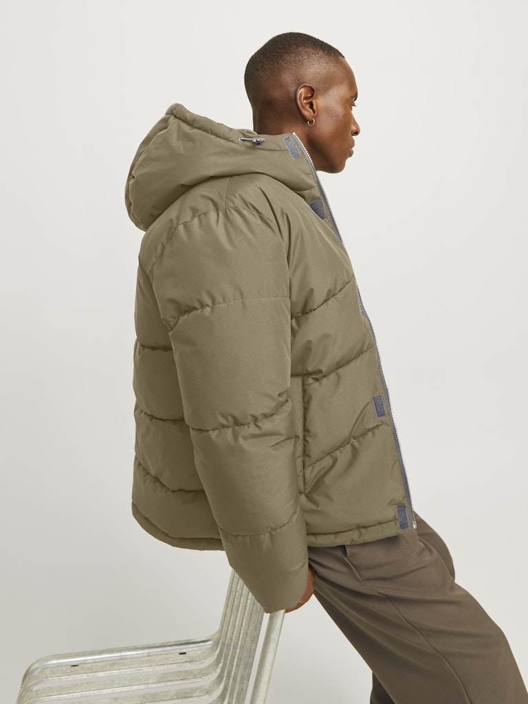 World Puffer Jacket-Elmwood-Side view