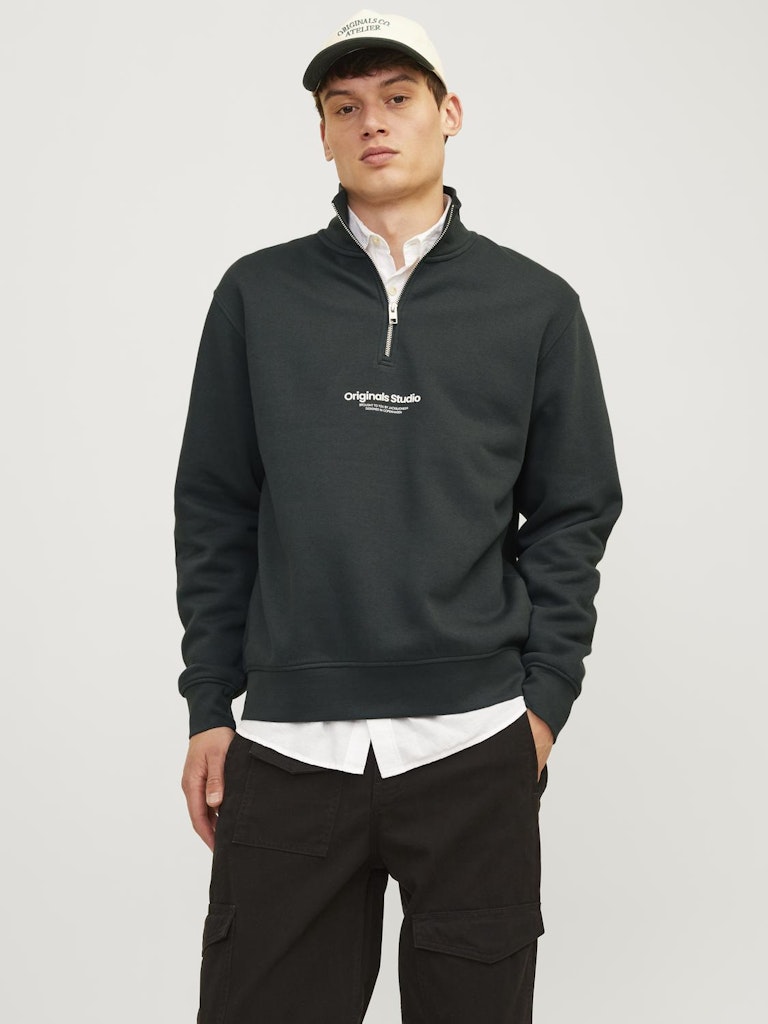 Men's Vesterbro Sweat Quarter Zip-Forest River-Model Front Veiw