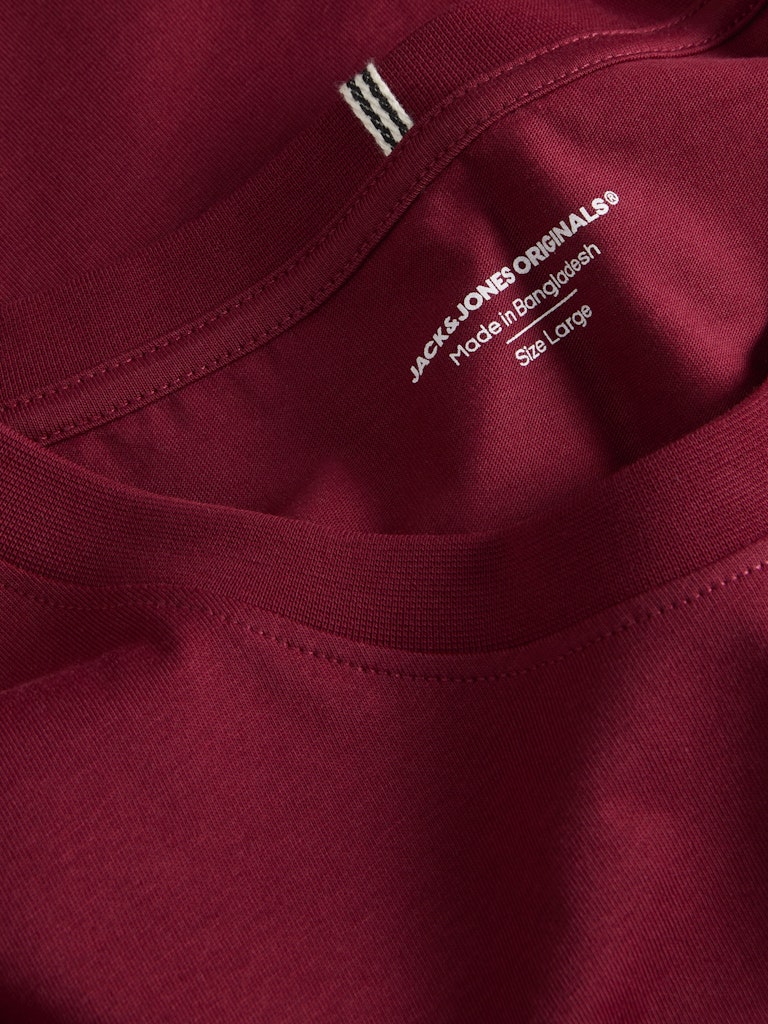 JACK JONES ORIGINALS Frederiksberg Tee Short Sleeve Crew Neck-Tibetan Red Tibetan Red model front view