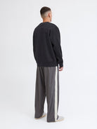 JACK JONES CORE Point Badge Crew Neck-Black Black model front view