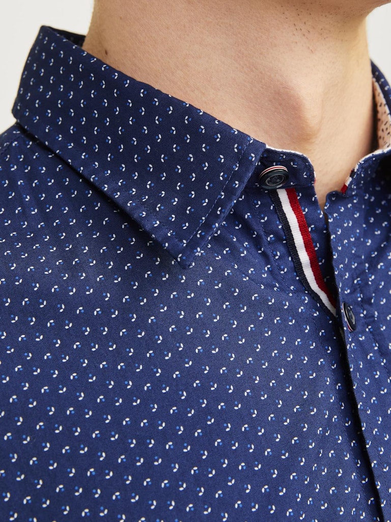 Remy Detail Medieval Blue Shirt-Collar view