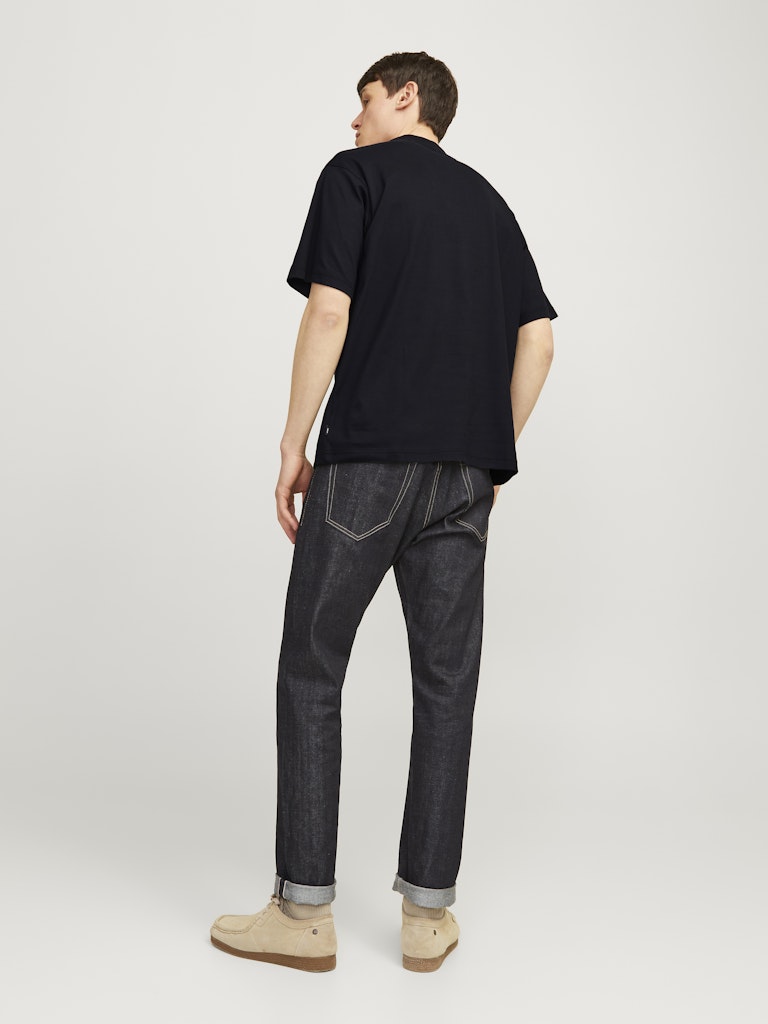 JACK JONES PREMIUM Chad Branding Tee-Black Black model front view