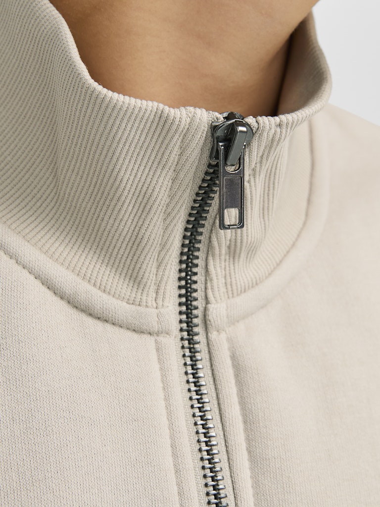 Bradley Sweat Junior Half Zip-Moonbeam-Zip detail