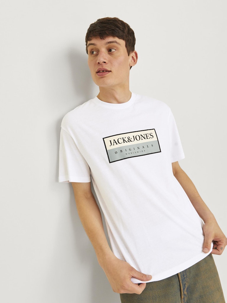 JACK JONES ORIGINALS Frederiksberg Bright White Tee Bright White model front view