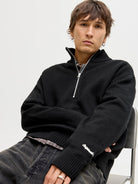 JACK JONES ORIGINALS Norrebro Knit Half Zip-Black Black model front view