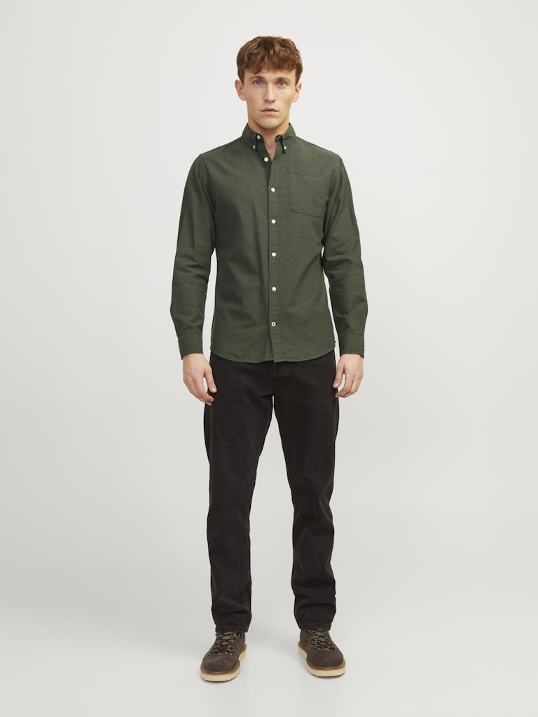 JACK & JONES Oxford Forest Night Shirt Forest Night model front view
