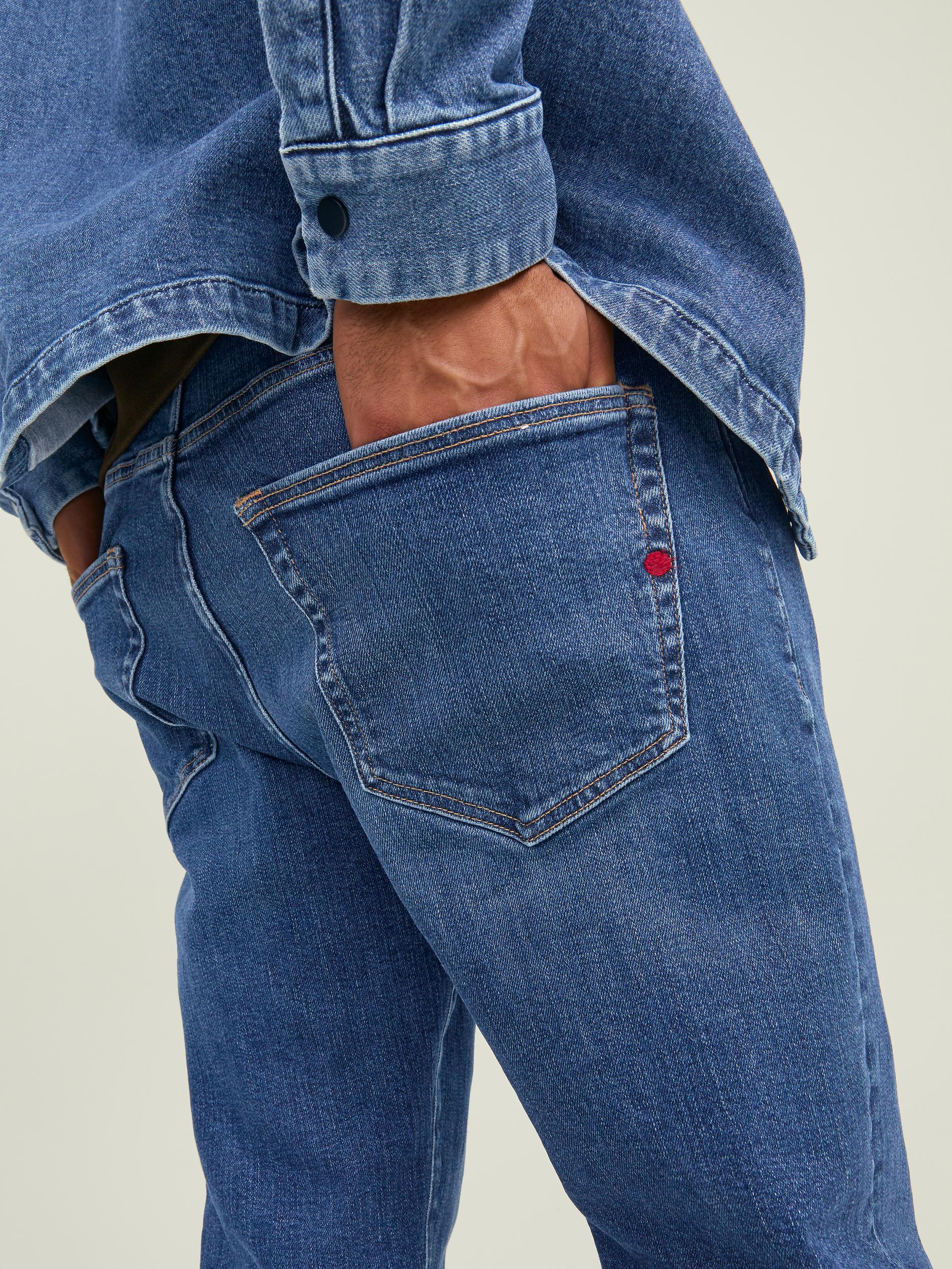 Men's Royal Comfort 811 Jeans-Back Pocket Front View