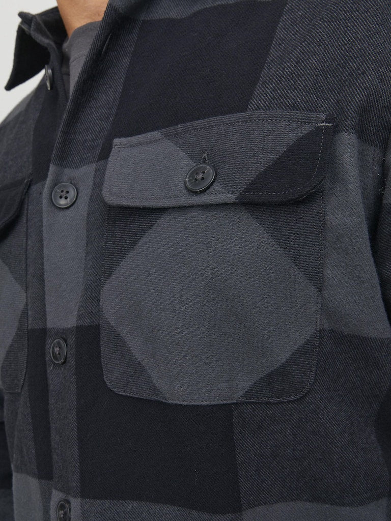 Darren Asphalt Overshirt-Chest pocket detail