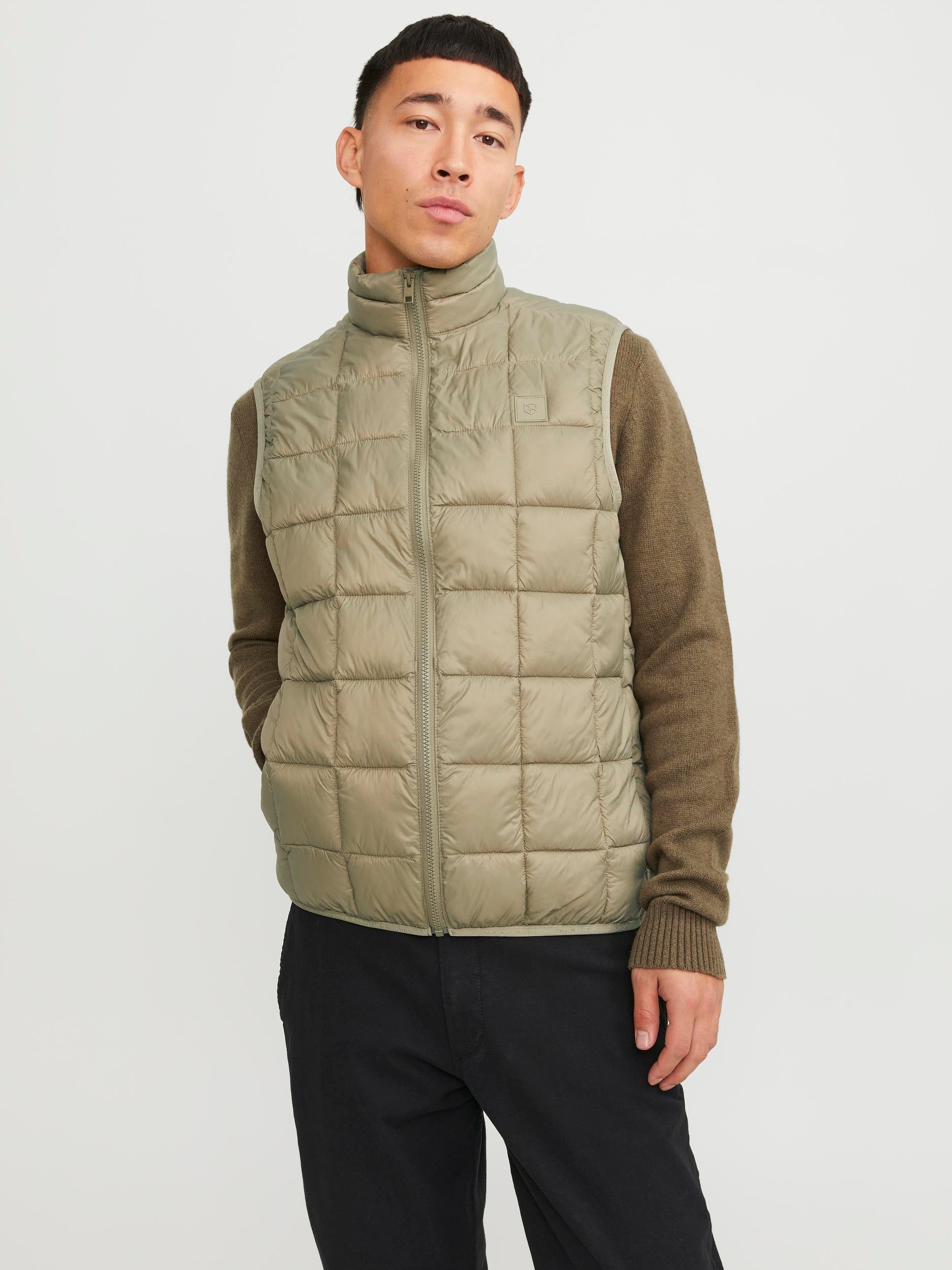 JACK JONES PREMIUM Moon Quilted Bodywarmer-Aloe Aloe front view