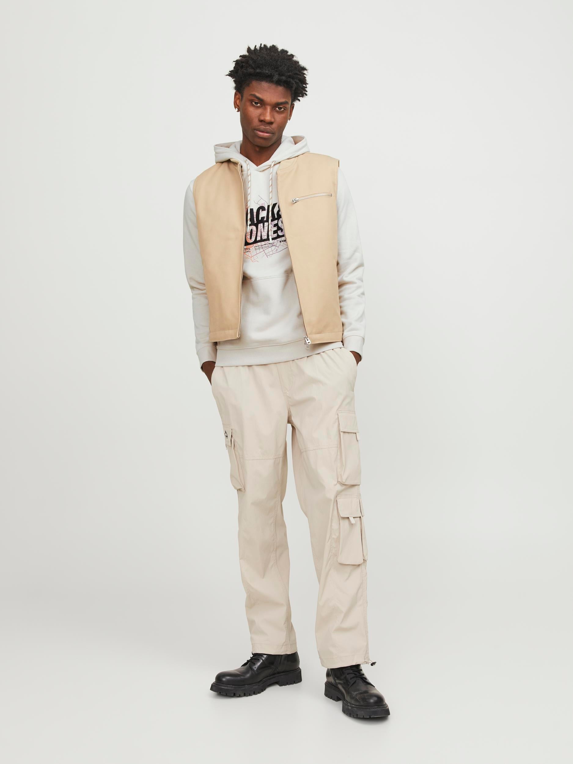 JACK JONES CORE Map Logo Sweat Hood-Moonbeam Moonbeam model front view