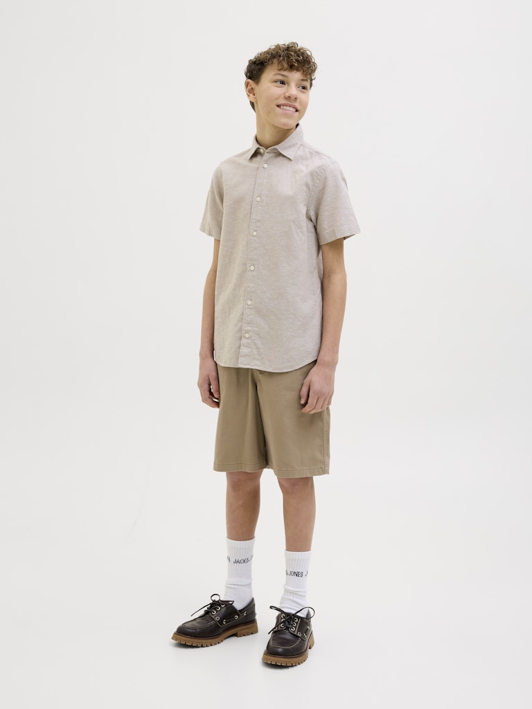 Jack Jones Youths Tony Carpenter Shorts Junior-Elmwood Elmwood model front view
