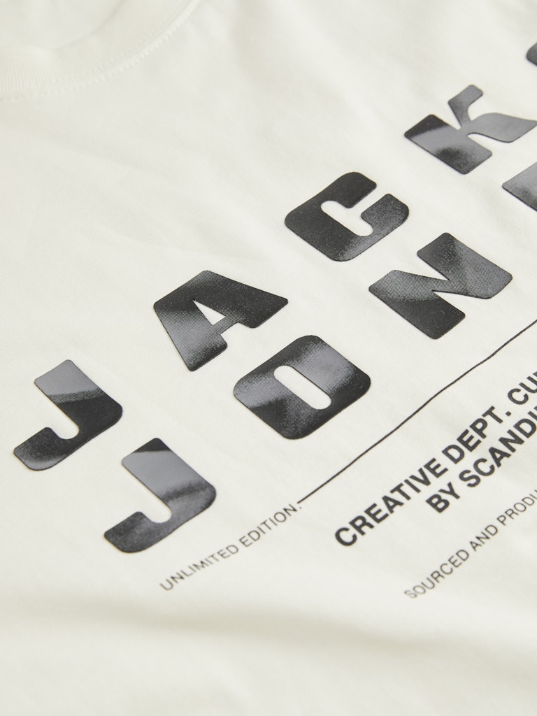 JACK JONES CORE Recharge Front Branding Sweet Corn Tee Sweet Corn model front view