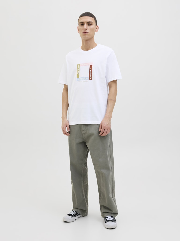 JACK JONES ORIGINALS Tavira Branding Tee Short Sleeve Crew Neck-Bright White Bright White model front view